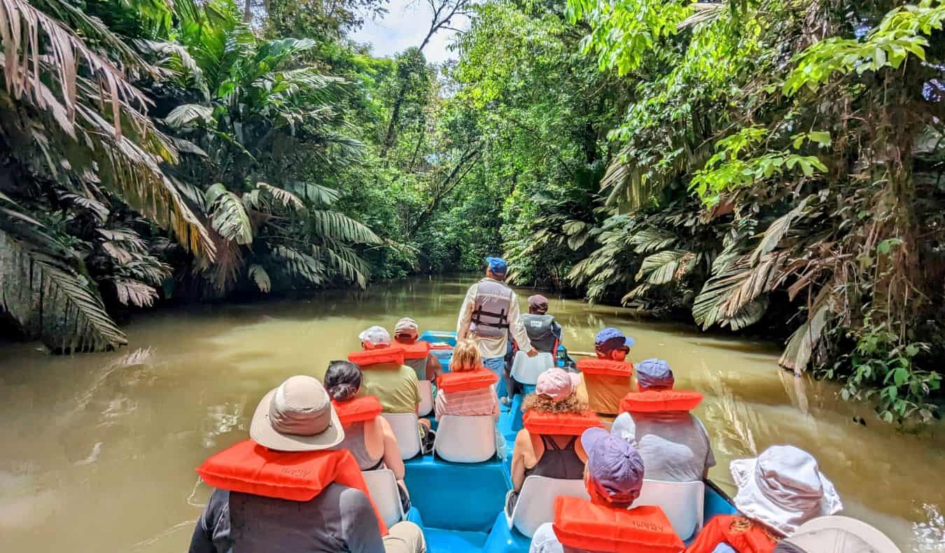 Read more about the article Why You Should Take a Group Tour