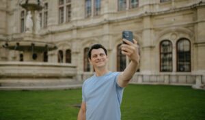 Read more about the article Holafly Plans: The Best eSIM Plan for Long Term Travelers